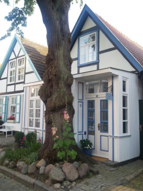 Haus Alexandrine, Warnemünde